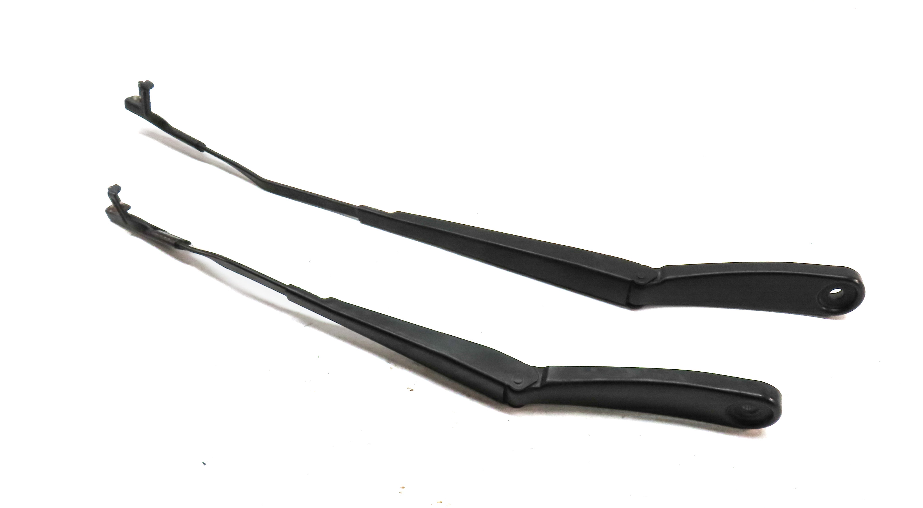 2011-2019 BMW X3 X4 (F25 F26) FRONT LEFT & RIGHT WINDSHIELD WIPER ARM SET 2 — exact item pictured